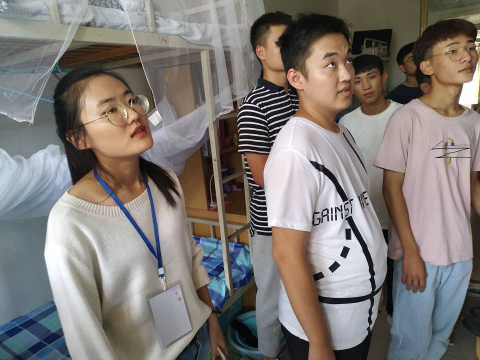 我院举办星级宿舍参观活动-菏泽学院教师教育学院